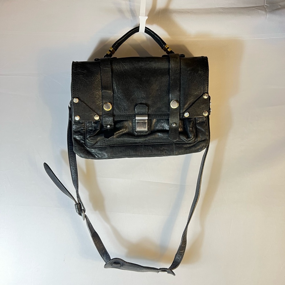 Oryany Messenger Style Heavy Bag Metal Hardware
